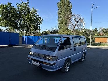 daf 75: Mitsubishi Delica: 1993 г., Минивэн — 2