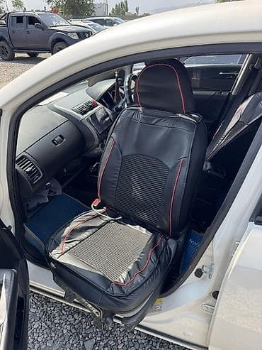 авто прикуриватель: Honda Fit: 2003 г., Хэтчбэк — 3