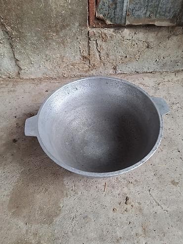 нож ручной: Таз Алюминиевый 1300 сом. Сковорода 800 сом . Все Советское — 5