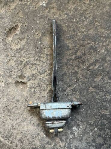 ценник на монеты: Nissan March K11 ограничитель двери, Ниссан Марч К11 дверной — 3