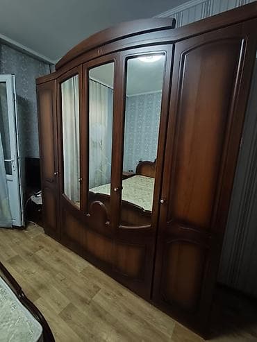 Спальный гарнитур, Б/у, Двуспальная кровать, Комод, Тумба, Белоруссия, МДФ, Самовывоз, цвет - Коричневый at lalafo.kg Спальный гарнитур, Б/у, Двуспальная кровать, Комод, Тумба, Белоруссия, МДФ, Самовывоз, цвет - Коричневый