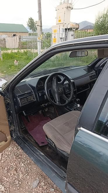 Унаа: Audi 100: 1987 г., 2.3 л, Кол менен иштөөчү, Бензин, Седан — 1