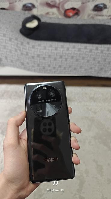 poco c4: Oppo Find X6, Б/у, 256 ГБ, цвет - Черный — 1