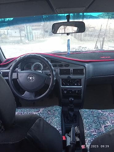 Унаа сатуу: Daewoo Nexia: 2009 г., 1.5 л, Кол менен иштөөчү, Бензин, Седан — 2