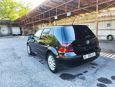 Volkswagen Golf: 2002 г., 2 л, Механика, Бензин, Хэтчбэк