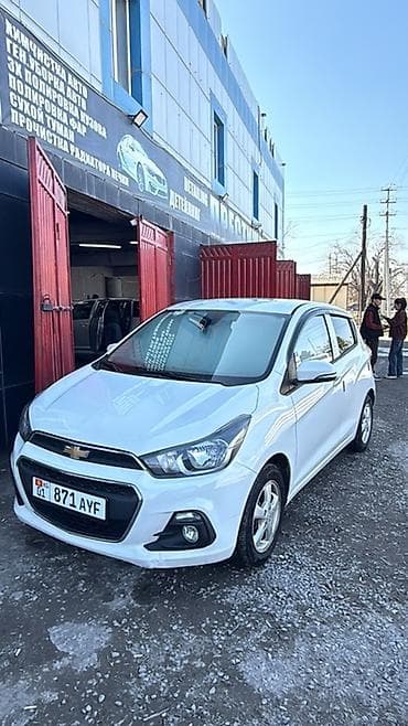машина дешёвые: Chevrolet Spark: 2018 г., 1 л, Автомат, Бензин, Хэтчбэк — 1