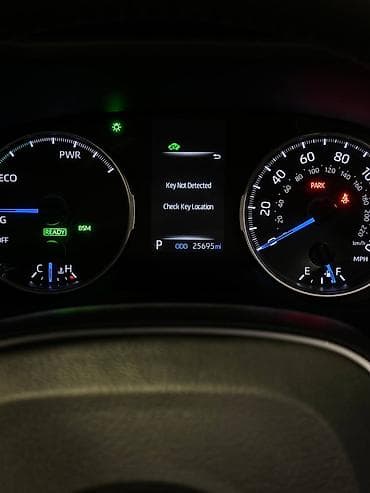 prius v: Toyota RAV4: 2022 г., 2.5 л, Вариатор, Бензин, Кроссовер — 10