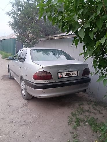Транспорт: Toyota Avensis: 2001 г., 0.2 - engine capacity л, Кол менен иштөөчү, Дизель, Седан — 3