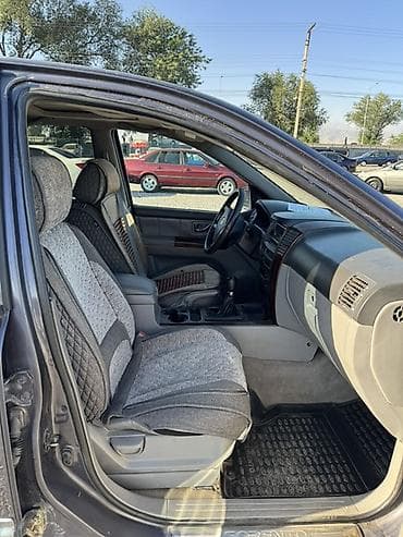 Унаа сатуу: Kia Sorento: 2005 г., 2.4 л, Кол менен иштөөчү, Бензин, Кроссовер — 5