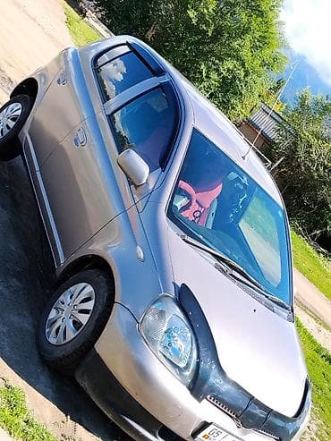 тайотв ист: Toyota Vitz: 2002 г., 0.9 л, Автомат, Бензин, Седан — 4