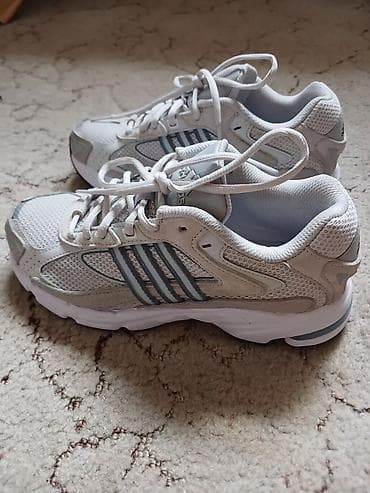 красовки бишкек: Кроссовки, 37.5, Adidas Originals, Новый, цвет - Серый, Бесплатная доставка — 4