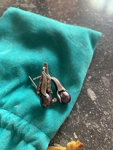 amber elixir: Серьги серебряные с черным жемчугом и фианитами — 8