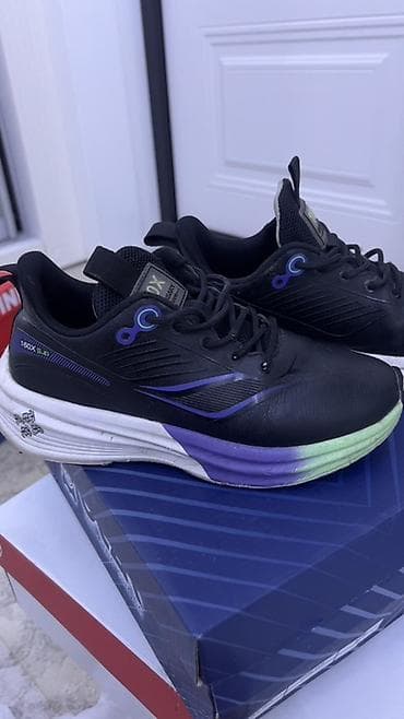 ecco 42: Стильные кроссовки на весну. Состояние отличное, качественные, легкие — 1