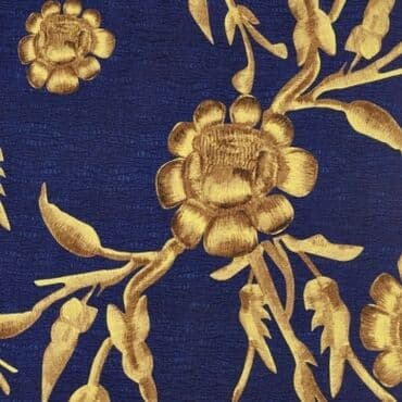 праздничные платья больших размеров: ПЛАТЬЕ ИЗ ФАКТУРНОГО ЖАККАРДА С ОРНАМЕНТОМ "АМПИР", ЦВЕТ ТЕМНО-СИНИЙ — 5