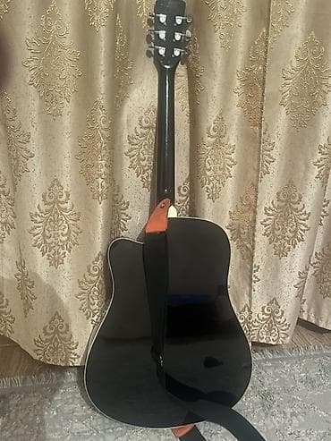 Акустическая гитара 41" (дредноут) с вырезом, черный глянец. - Корпус