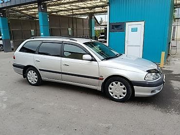 вито 2002: Toyota Avensis: 2002 г., 2 л, Механика, Дизель, Универсал — 4
