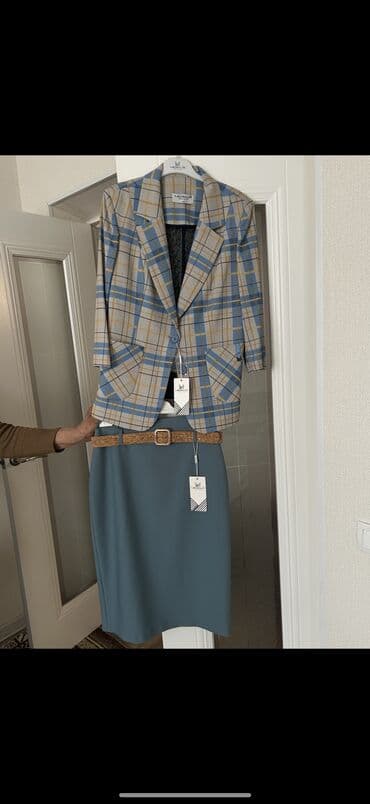 костюм шым: Совершенно новый, цвет приятный, сидит идеально! Брала дорого. Звонить — 4