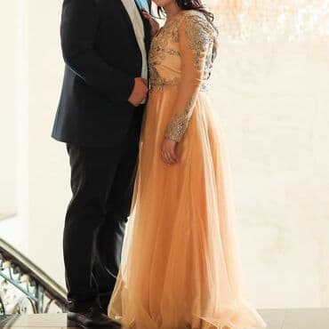 эски кийим: Шикарное вечернее платье с камнями. Золотое платье. Одевала 1 раз — 1