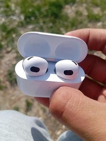 айрпод: Apple AirPods (3-го поколения) с проводящим футляром зарядки - — 4