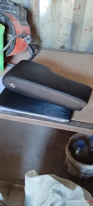 es lexus: Подлокотник Lexus, цвет - Черный, Самовывоз — 7