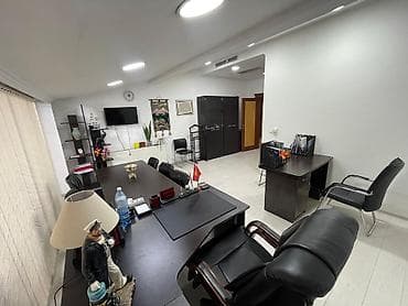 Аренда офисов, 50 м², В бизнес центре, С видом на горы, С оборудованием, С отдельным сан узлом — 1