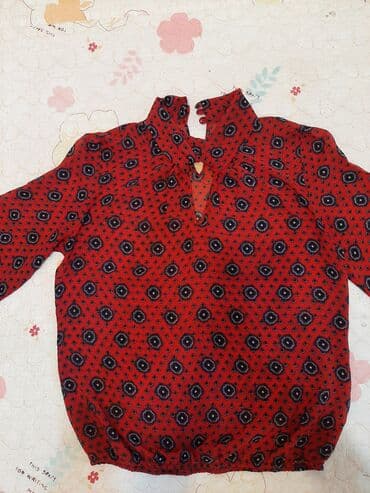 шёлковые: Блузка шёлковая,размер 44-46,застёжка сзади, спереди вырез капелькой — 2