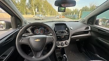 Транспорт: Chevrolet Spark: 2019 г., 1 л, Вариатор, Бензин, Хэтчбэк — 6