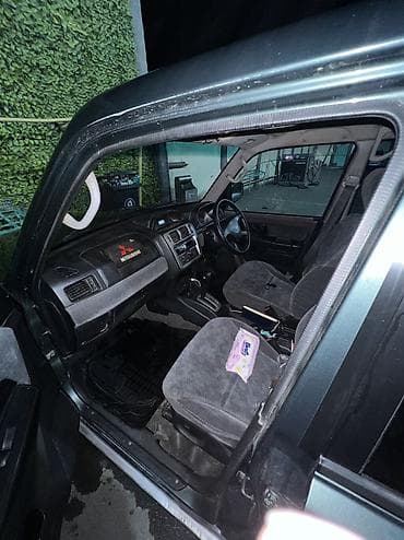 Продажа авто: Mitsubishi Pajero iO: 2002 г., 2 л, Автомат, Бензин, Универсал — 5