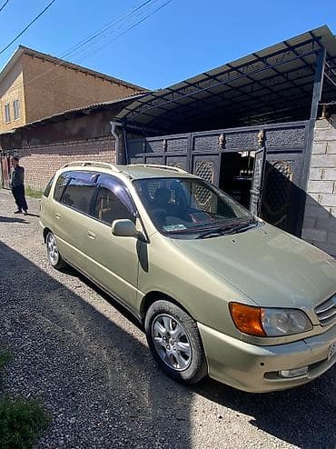 mini v: Toyota Ipsum: 2000 г., 2 л, Автомат, Бензин, Минивэн — 2