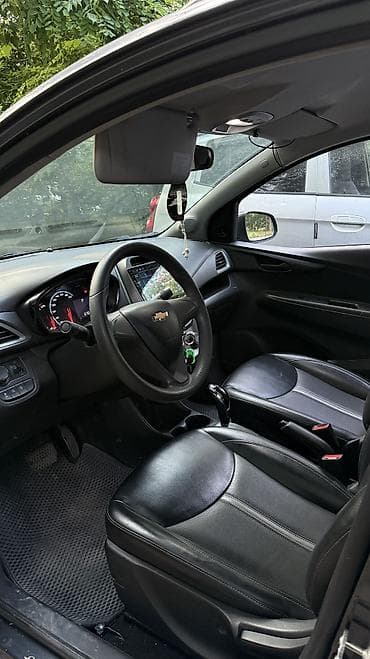 шефралет спарк: Chevrolet Spark: 2019 г., 1 л, Автомат, Бензин, Седан — 4