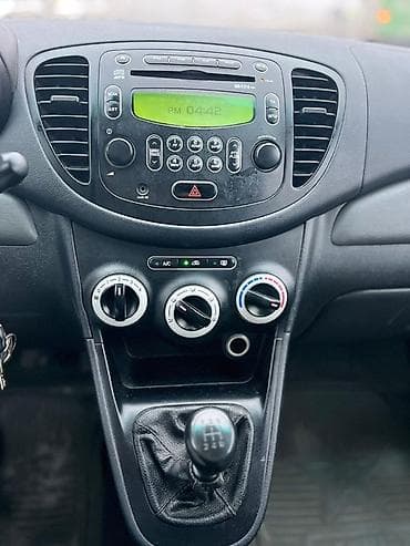 hundai: Hyundai i10: 2009 г., 1 л, Механика, Бензин, Хэтчбэк — 7