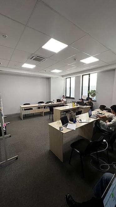 квартиры под офис: Ибраимова Сдается офис Площадь: 105м2 Этаж: 1 С ремонтом Отдельный — 1