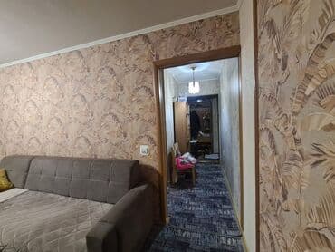 продаю квартиру 4 микрорайон: 1 комната, 32 м², 104 серия, 1 этаж, Евроремонт — 3