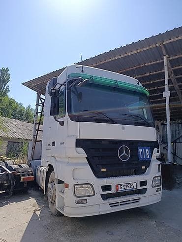 erec m8: Тягач, Mercedes-Benz, Без прицепа — 1