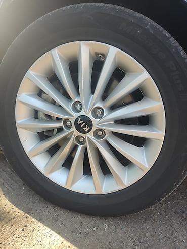 Литые Диски R 17 Kia, Комплект, отверстий - 5, Б/у at lalafo.kg Литые Диски R 17 Kia, Комплект, отверстий - 5, Б/у
