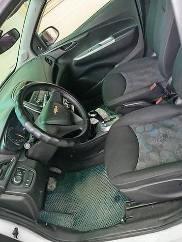 Chevrolet Spark: 2017 г., 1 л, Автомат, Гибрид, Хэтчбэк — 5