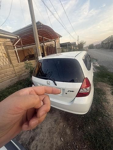 нода сивик: Honda Fit: 2002 г., 1.3 л, Хэтчбэк — 2