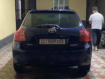 Унаа: Toyota Auris: 2009 г., 1.6 л, Кол менен иштөөчү, Бензин, Хетчбек — 1