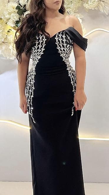 платья мама дочь: Вечернее длинное платье в черном цвете с декоративной отделкой — 1