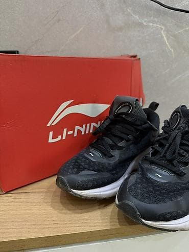 Кроссовки Li-Ning, женская модель для бега и тренировок. Описание: -