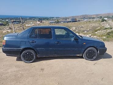 юто кун: Volkswagen Vento: 1992 г., 1.8 л, Механика, Бензин, Седан — 3