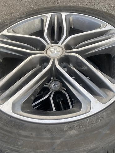 p 40: Комплект колес Hyundai на легкосплавных дисках. Состав: - 4 шины — 3