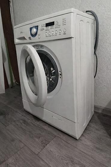 Стиральная машина с фронтальной загрузкой, электронным управлением и