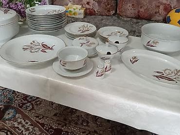 форма игра в кальмара: Фарфоровый столовый сервиз с тюльпанами - Материал: тонкий фарфор — 2