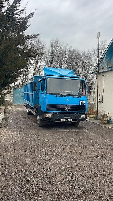 Mercedes Benz Гигант грузоперевозки возим любые материалы, длина борта