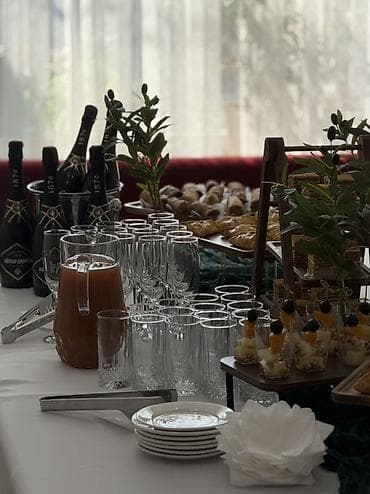 выставка: Выездные банкеты | Организатор-администратор, Оформители | Фуршетный стол — 1