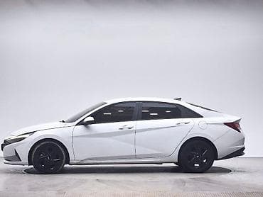Транспорт: Hyundai Avante: 2022 г., 1.6 л, Автомат, Гибрид, Хэтчбэк — 4