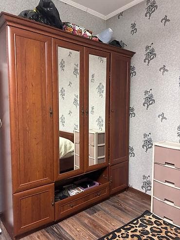 комоды шкафы тумбы: Спальный гарнитур в классическом стиле (цвет тёмный орех) Состав: - — 3