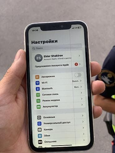 айфон 11 обычный: IPhone 11, белый цвет - Дисплей 6.1", Liquid Retina HD - Две основные — 5