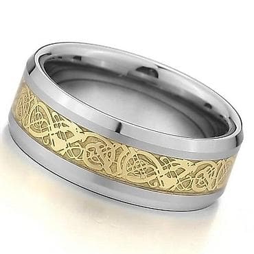 Стильное мужское кольцо из медицинской стали с изысканным золотым